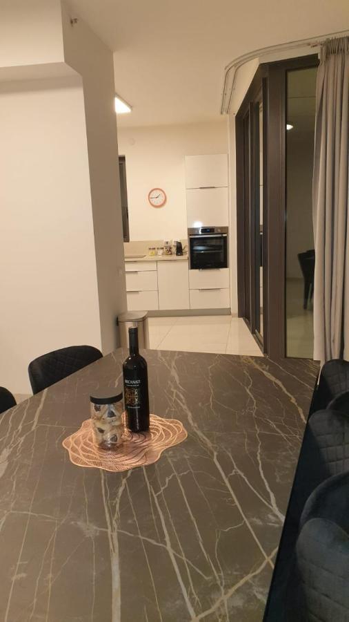 Appartment City Center - J Tower Gerusalemme Esterno foto